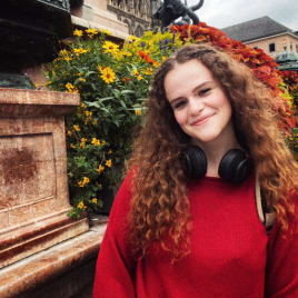 Naomi Pianist*in aus Frankfurt am Main Profilbild von Naomi Pianist*in aus Frankfurt am Main
