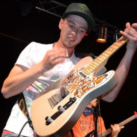 Phil Link Gitarrist*in Profilbild von Phil Link Gitarrist*in