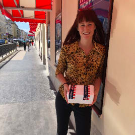 Seo.images.profile.avatar.name-category-city