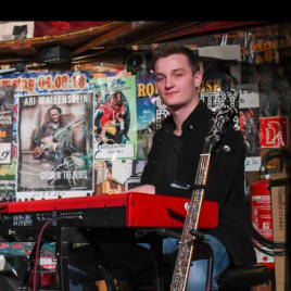 Profilbild von Eddy Keyboarder*in aus Kreuztal