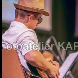 Profilbild von Jonas Kölbl Gitarrist*in aus Hauzenberg