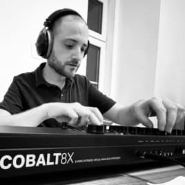 Seo.images.profile.avatar.name-category-city