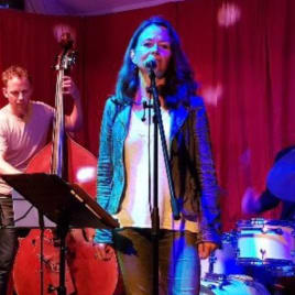 Profilbild von Danjela Hüsam Sänger*in aus Steffisburg