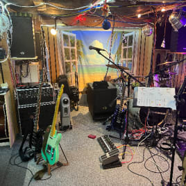 Seo.images.profile.avatar.name-category-city