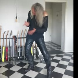 Profilbild von Joey Gitarrist*in aus Frankfurt am Main