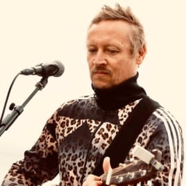 Seo.images.profile.avatar.name-category-city