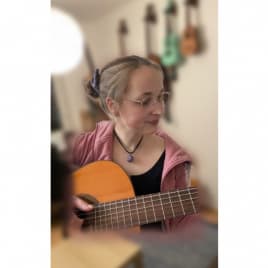 Profilbild von Sophy Gitarrist*in aus Dortmund