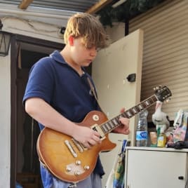 Profilbild von Leon Hüttich Gitarrist aus Berlin