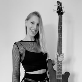 Profilbild von Nelerike Bassist*in aus Lübeck