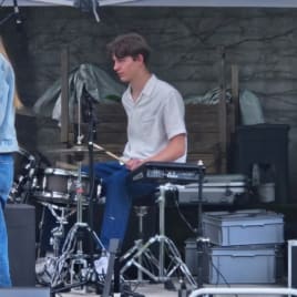 Seo.images.profile.avatar.name-category-city