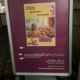 Seo.images.profile.avatar.name-category-city