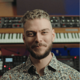 Seo.images.profile.avatar.name-category-city