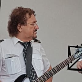 Seo.images.profile.avatar.name-category-city