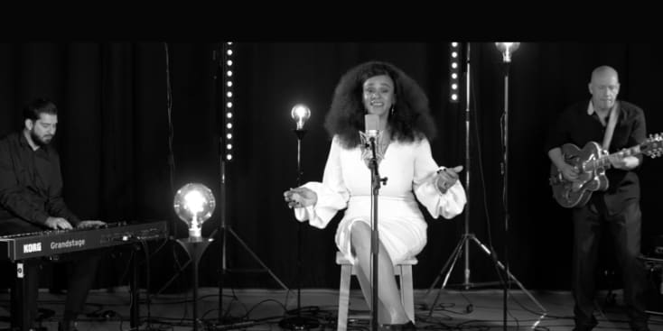 Bannerbild von Aayana Batô Sänger*in aus Gießen