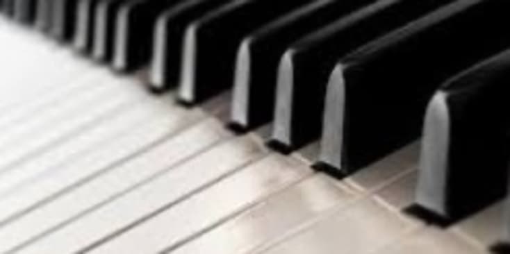 Bannerbild von Gülin Singer-Songwriter*in aus Wiesbaden