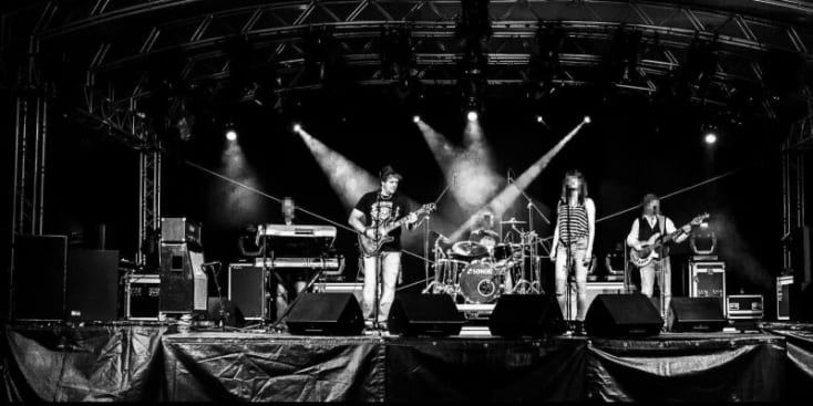 Bannerbild von Elli van T. Singer-Songwriter*in aus Südbrookmerland