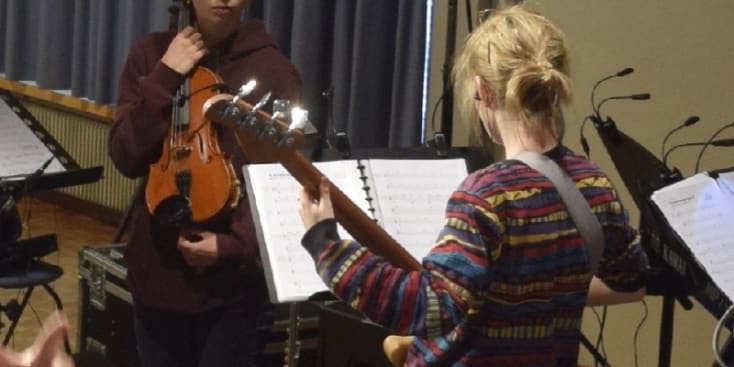 Bannerbild von Livia Brunner Bassist*in aus Wallisellen