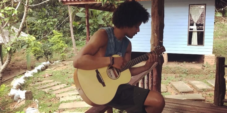 Bannerbild von Femi Kouassi Gitarrist*in aus Regensburg