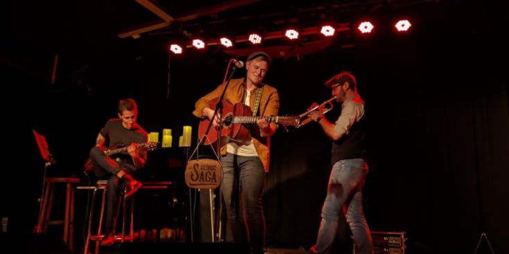 Bannerbild von Cedric Saga Solokünstler*in aus Hamburg