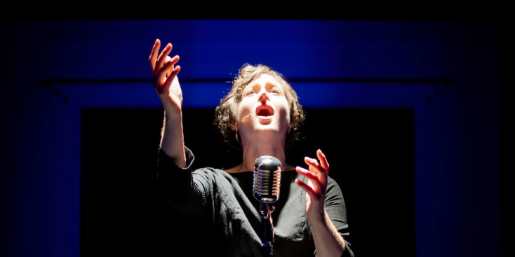 Bannerbild von Mica Bara Singer-Songwriter*in aus Berlin