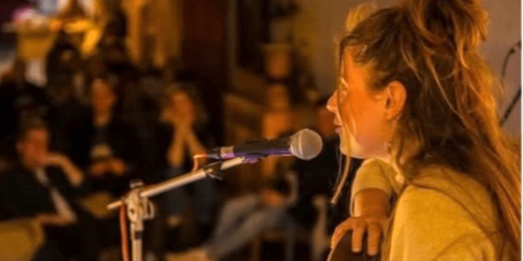 Bannerbild von Esther Brandani Singer-Songwriterin aus Bonn