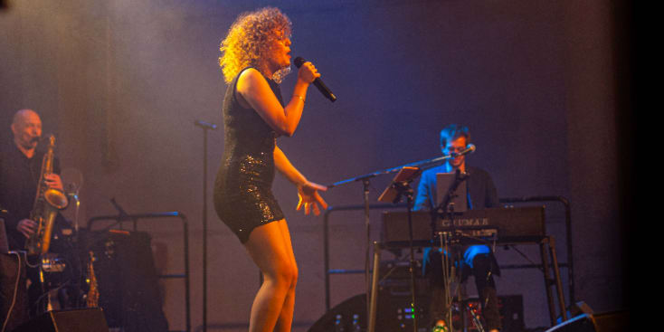 Bannerbild von Annie Sängerin aus Schenefeld