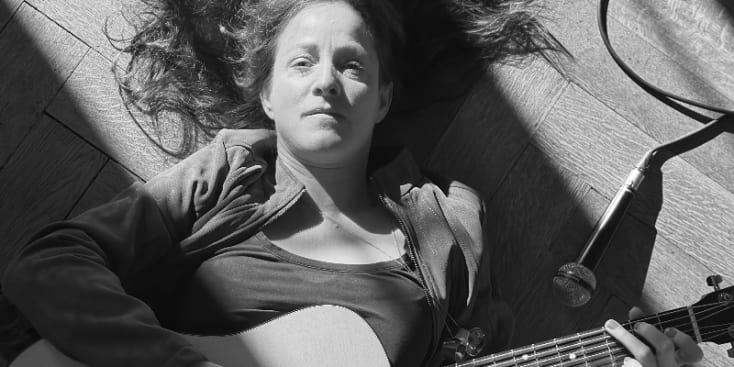 Bannerbild von Ana April Singer-Songwriter*in aus Winterthur Bannerbild von Ana April Singer-Songwriter*in aus Winterthur