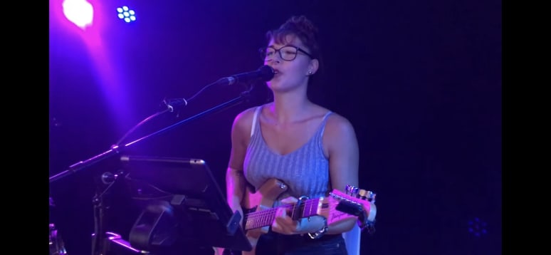 Galeriebild von Emelie Müller - Singer-Songwriterin aus Kiel