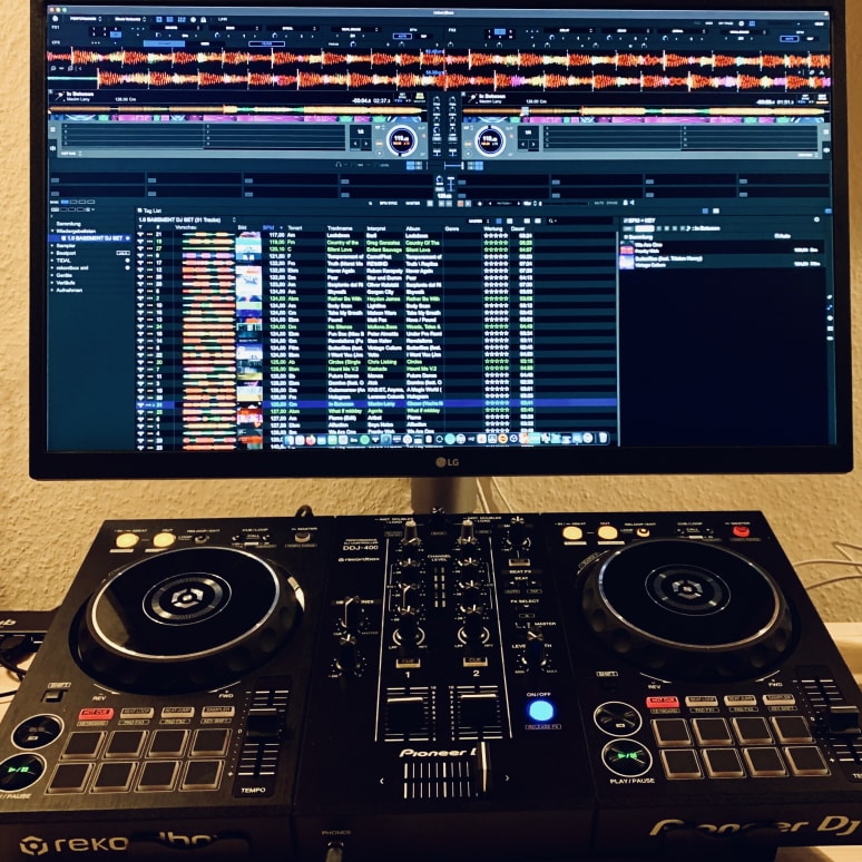 Galeriebild von Elektrowohnzimmer - Musikproduzent*in aus Kiel