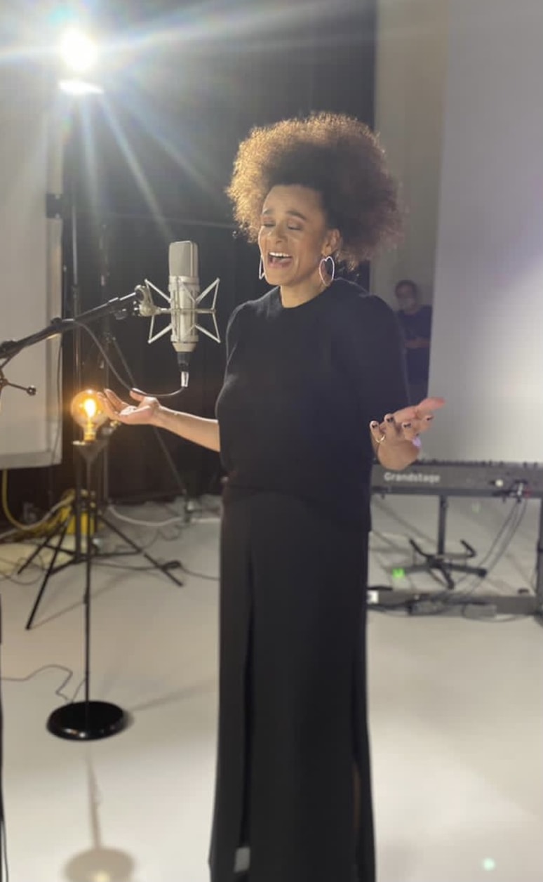 Galeriebild von Aayana Batô - Sänger*in aus Gießen