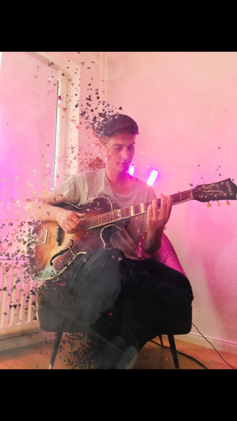 Galeriebild von Iondelic - Gitarrist*in aus Berlin