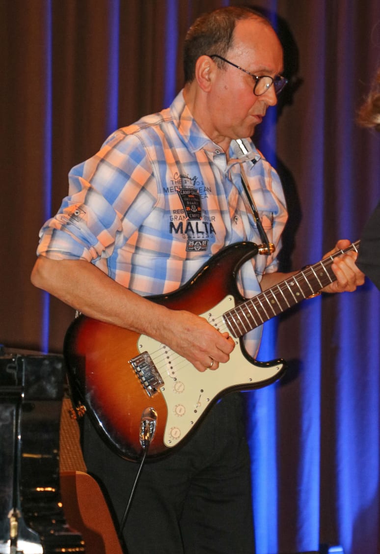 Galeriebild von HEINZ SCHEURER - Gitarrist*in aus Spechbach