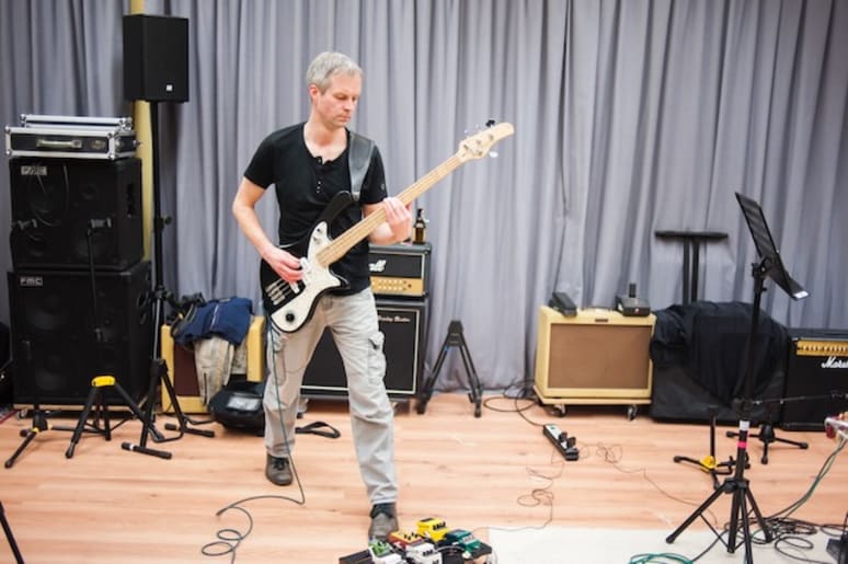 Flashcamp - Bassist*in aus Neuss Galeriebild von Flashcamp - Bassist*in aus Neuss