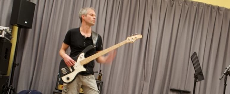 Flashcamp - Bassist*in aus Neuss Galeriebild von Flashcamp - Bassist*in aus Neuss