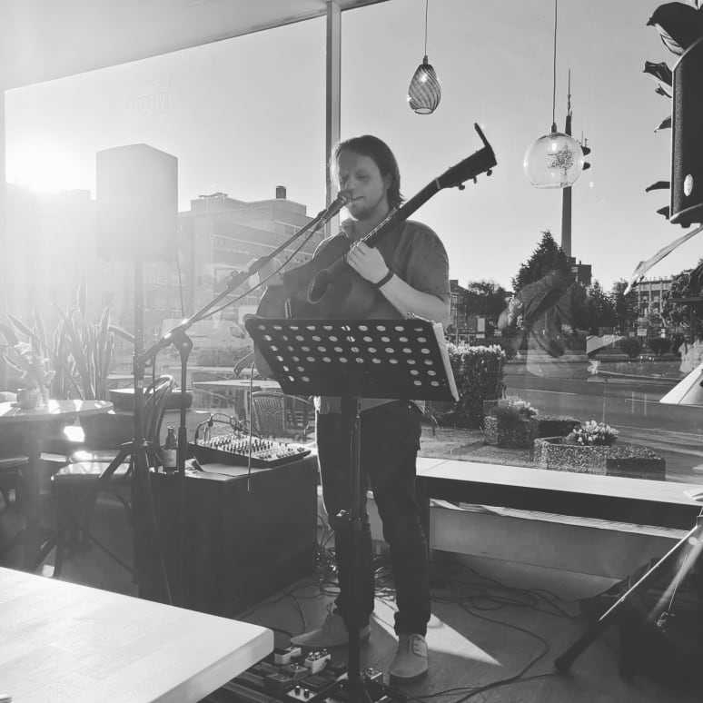 Galeriebild von Adam Magner - Singer-Songwriter aus Wesel