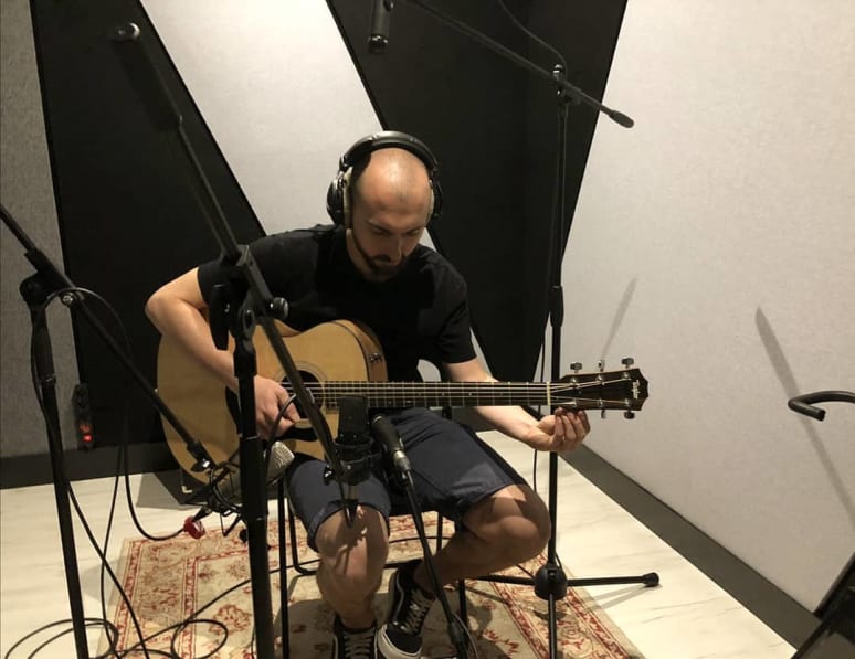 Kostas Sampanis - Gitarrist*in aus Hamburg Galeriebild von Kostas Sampanis - Gitarrist*in aus Hamburg