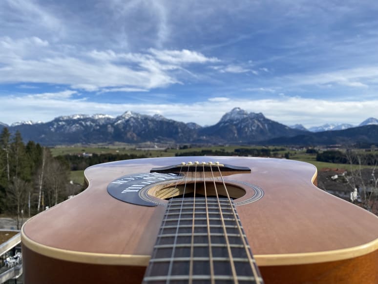 Mikrofonakrobat - Singer from Riehen Gallery image from Mikrofonakrobat - Singer from Riehen