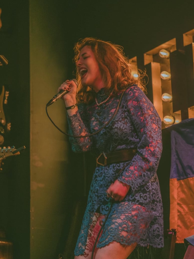 Gallery image from Ola - Singer from Vienna