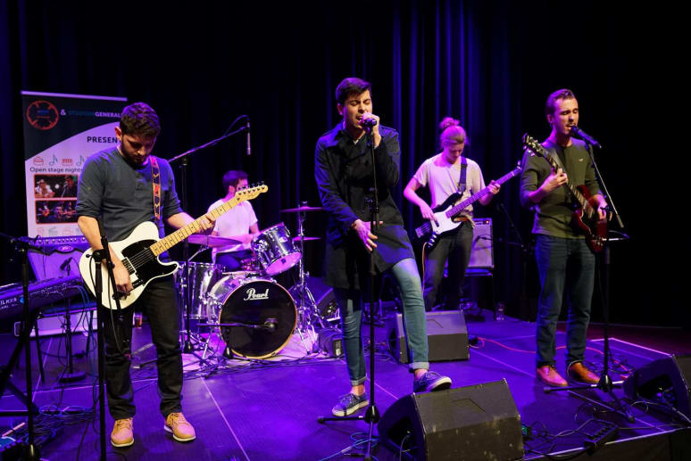 Galeriebild von Lucas Fabre - Gitarrist aus Köln