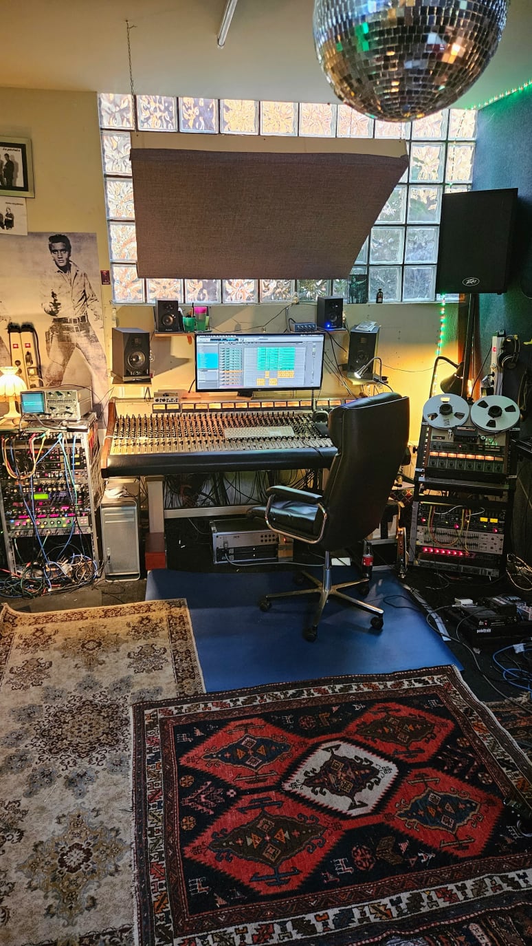 Space Garage Music - Tonstudio aus Köln Galeriebild von Space Garage Music - Tonstudio aus Köln