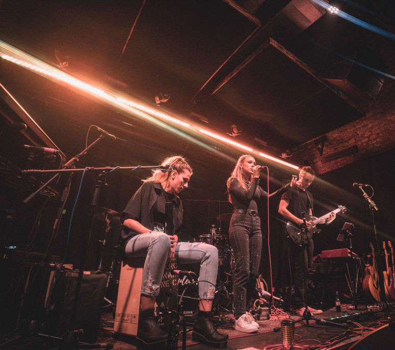 Vanaya - Singer from Purkersdorf Gallery image from Vanaya - Singer from Purkersdorf