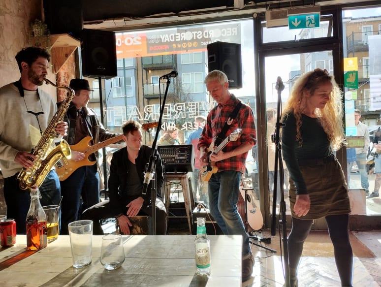 Pete Harvey - Singer-Songwriter aus Southampton Galeriebild von Pete Harvey - Singer-Songwriter aus Southampton