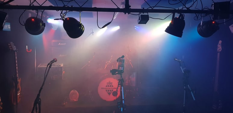 Tobias Kunz - Bass player from Rheinfelden Gallery image from Tobias Kunz - Bass player from Rheinfelden