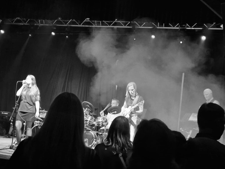 Galeriebild von Jana - Gitarristin aus Neustadt in Holstein