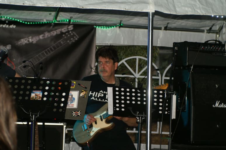 Galeriebild von Uwe Otto - Gitarrist aus Lauenhagen