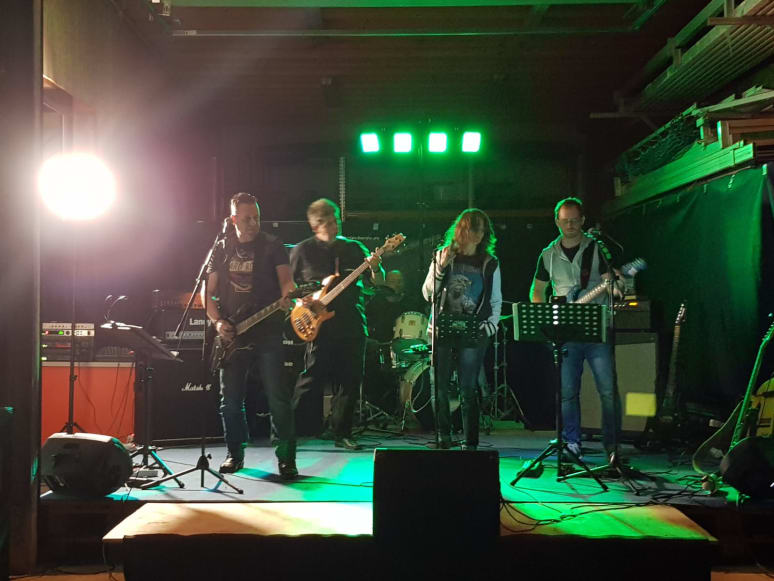 Galeriebild von Uwe Otto - Gitarrist aus Lauenhagen