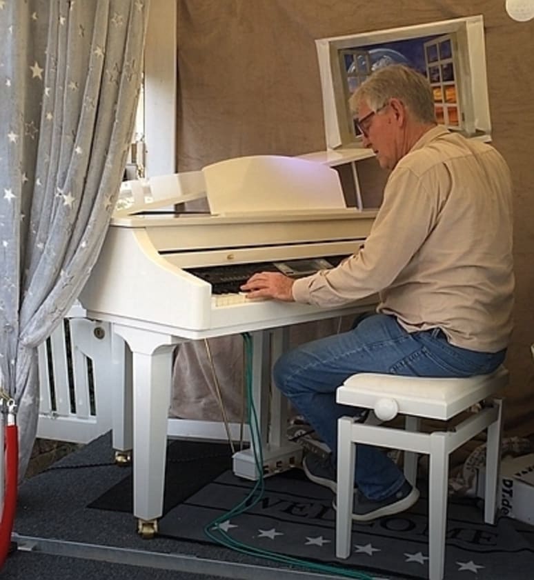 Galeriebild von PianoHarry - Keyboarder aus Riedstadt