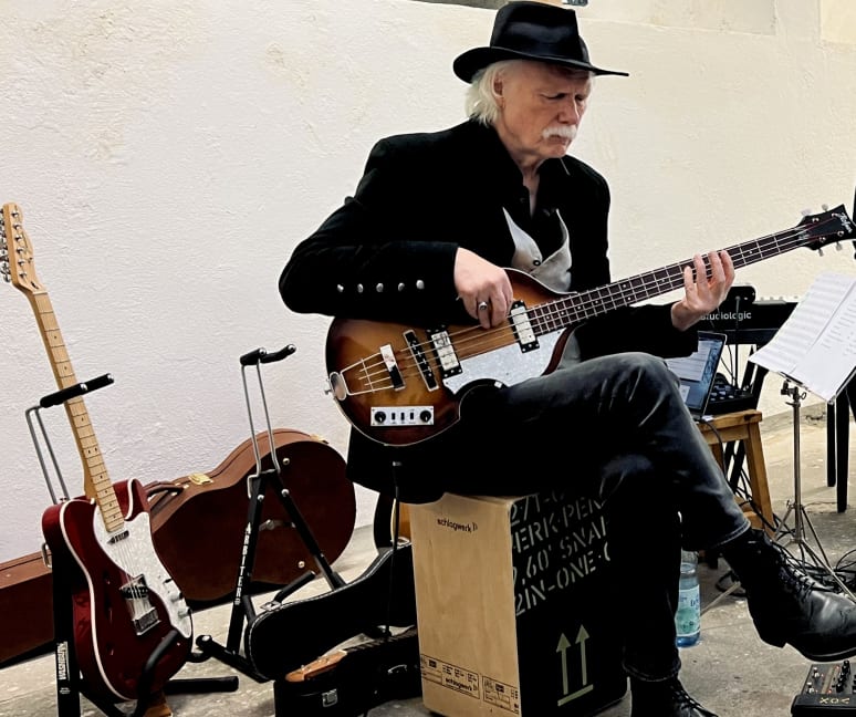 Galeriebild von DickyvanHank - Gitarrist aus Altena