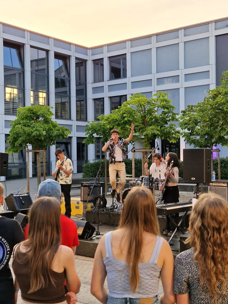 Floor Fifteen - Band from Reiden Gallery image from Floor Fifteen - Band from Reiden