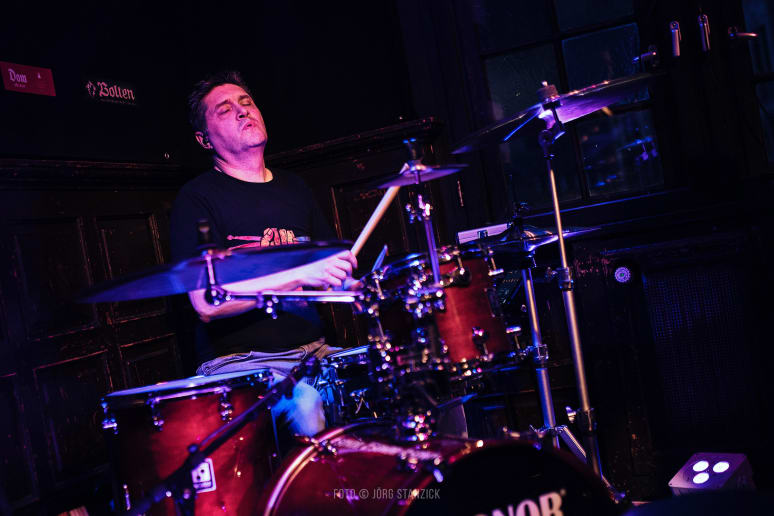 Galeriebild von NUMBER WITH NO NAME - Band aus Aachen